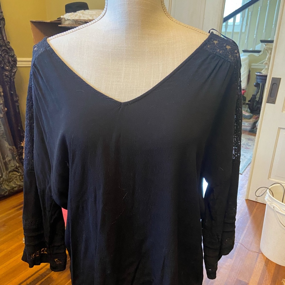 Black daily look blouse